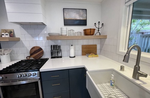 Laguna Niguel Cottage | Chic Laguna retreat! Steps to beach, designer-furnished, with ocean-view yard.