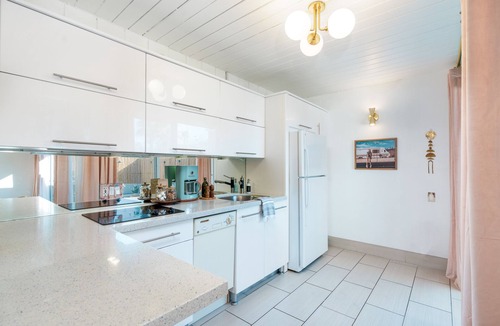 Twin Palms Condo | Chic Mid Century Bungalow at Famed Ocotillo Lodge