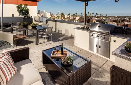 Wilshire Center Apartment | Chic modern apartment with AC, WiFi, fitness room in fabulous LA Koreatown