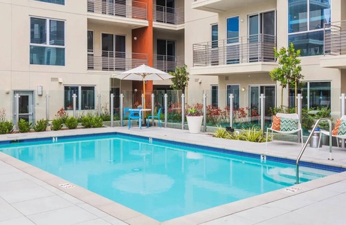 Wilshire Center Apartment | Chic modern apartment with AC, WiFi, fitness room in fabulous LA Koreatown