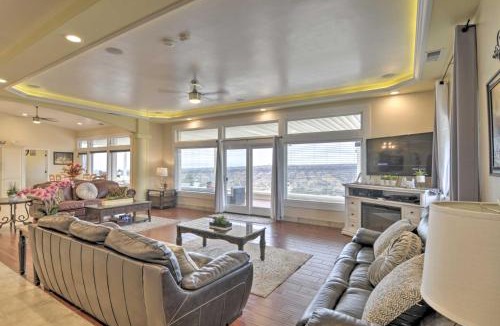 Chico House | Chic Paradise Home with Terrace 13 Mi to Wineries!