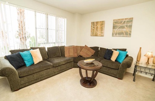 La Brea Apartment | Chic Private 2 bedroom Condo near the Grove