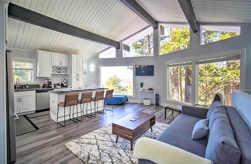 Running Springs Cabin | Chic Running Springs Forest Cabin w/Deck!