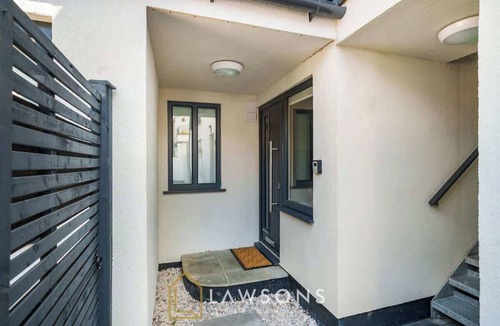 Windsor City Centre Apartment | Chic Studio Steps from Windsor Castle