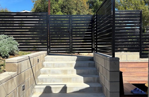 Woodland Hills Apartment | Chic studio with AC and WiFi in vibrant Woodland Hills