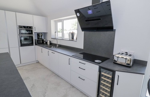 Pitchcombe Cottage | CHILLON, family friendly, character holiday cottage in Honeybourne