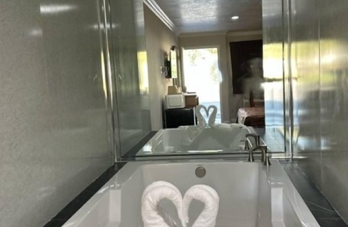 Chino Hotel | Chino Motel