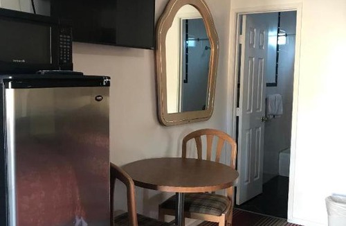 Van Nuys Hotel | CINEMA MOTEL