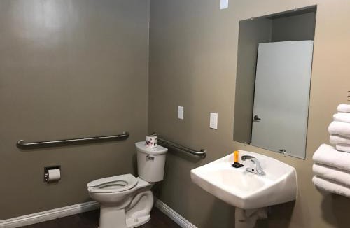 Corona Hotel | Circle City Inn