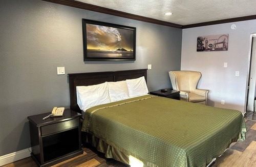 Corona Hotel | Circle City Inn