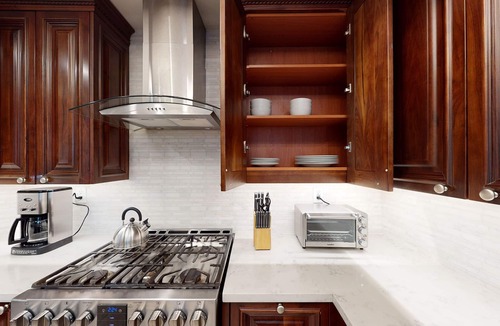 Pico - Robertson Condo | "City Chic, Cozy, Luxurious New Condo Beverly Hills Adjacent"