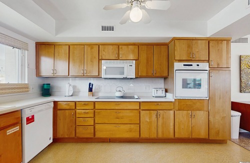 Deep Well Ranch House | Classic '50s Home w/a Private Pool, Spa, & Gas Grill - Close to Downtown