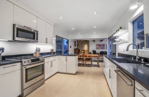 View Park-Windsor Hills House | Classic LA Mid-Century 4Bed/4Bath - Heated Pool