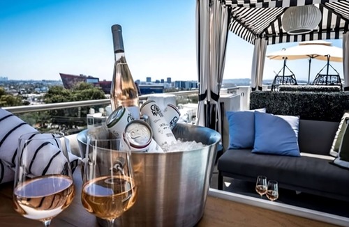 Norma Triangle Apartment | Classic Reunion at the Rooftop Poolside Bar, 4 Relaxing Units w/Balcony