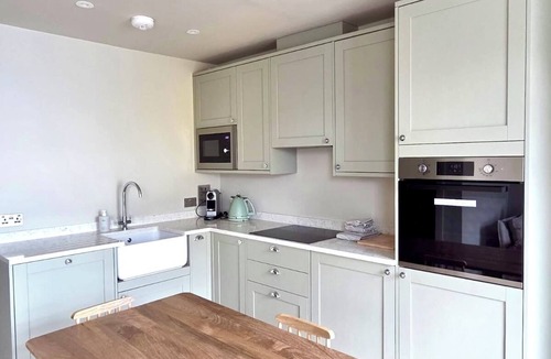 Colville Apartment | Clean and stylish one bedroom flat on Portobello Road