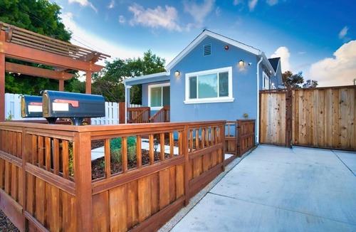 Longfellow House | Clean & Lovely house close to everywhere