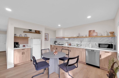 South San Gabriel House | Clean Stylish 2 Beds free parking for Small groups