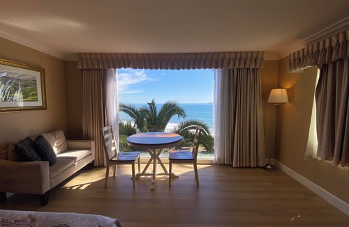Mussel Shoals Hotel | Cliff House Inn On The Ocean