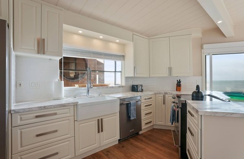 Leucadia House | Cliffside Oceanfront Gem - Stunning Views & Yard