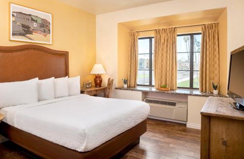 Downtown Ventura Hotel | Clocktower Inn Ventura