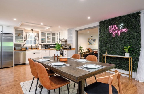 Fullerton House | CLOSE to Disney Cozy 4BR Entertainer + Arcade n
