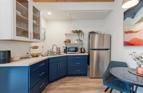 Thousand Oaks Apartment | Close to downtown, with a llama and alpaca on the property