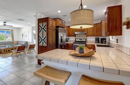 Yucca Valley House | Close to Pioneertown & Joshua Tree! Scenic Desert Views.