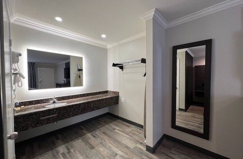 Inglewood Hotel | Cloud 9 Inn LAX