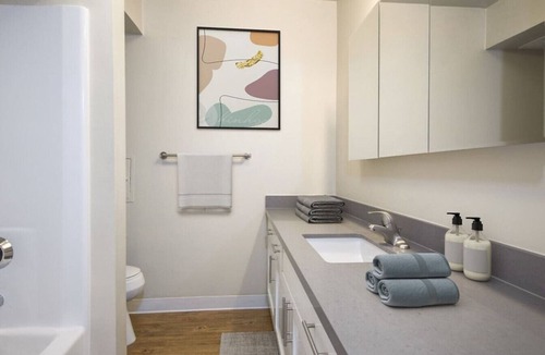 Marina del Rey Apartment | Coastal Getaway Near Venice, FREE Parking