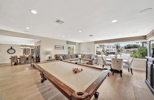 San Clemente House | Coastal Luxury Hot Tub, Pool Table, & Yard