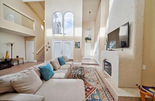 Corona del Mar House | Coastal Pet Friendly Gem Near the Beach and Shopping
