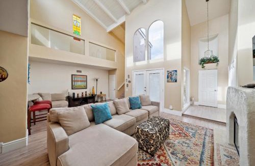 Corona del Mar House | Coastal Pet Friendly Gem Near the Beach and Shopping