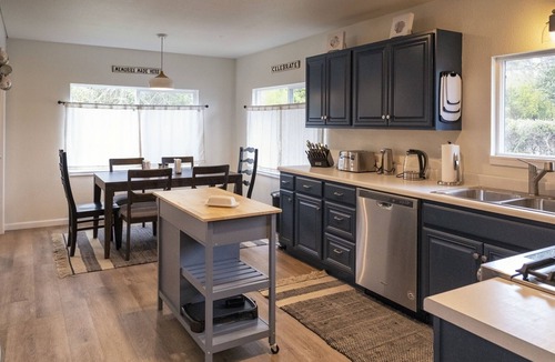 Fort Bragg House | Coastwood is a great coastal 4 bedroom house just minutes from the beach!