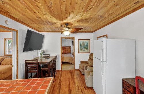 Cobb Hotel | Cobb Mountain Nature Escape cabin