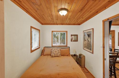 Cobb Hotel | Cobb Mountain Nature Escape cabin