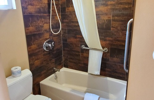 NoHo Arts District Hotel | Colony Inn