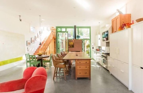 Venice House | Colorful, artistic and architectural beach house in the heart of Venice Beach.