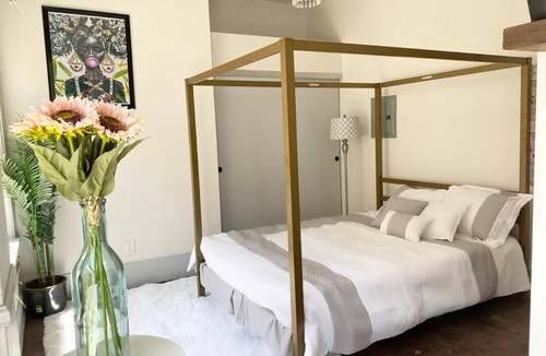 Verdugo Viejo Apartment | Colorful Downtown LA Spacious bohemian loft