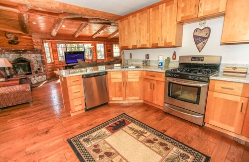 Upper Moonridge House | Columbine Oak Retreat- Awesome Log Style Cabin W/Outdoor Spa and Snow Play!