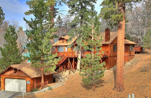 Upper Moonridge House | Columbine Oak Retreat- Awesome Log Style Cabin W/Outdoor Spa and Snow Play!
