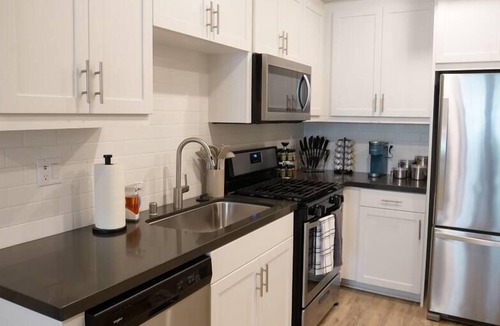 Arlington South Apartment | Come get some California Love
