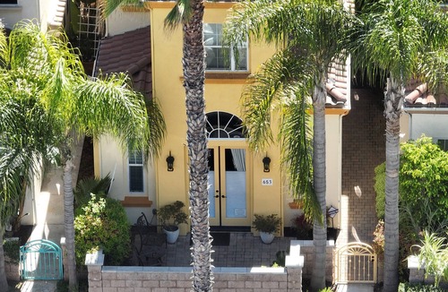 Townsite House | Come stay at our spacious beach house!