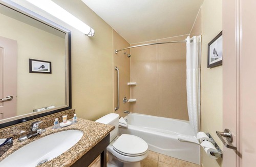Colton Hotel | Comfort Inn And Suites Colton