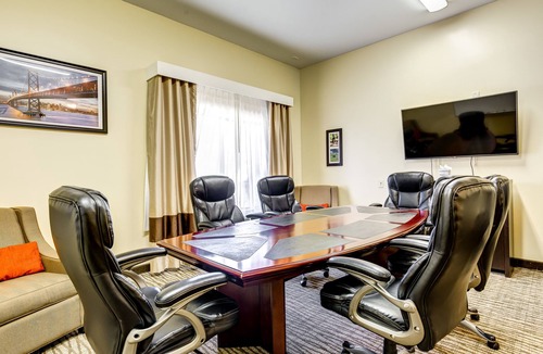 Westmont Hotel | Comfort Inn Pomona near Fairplex