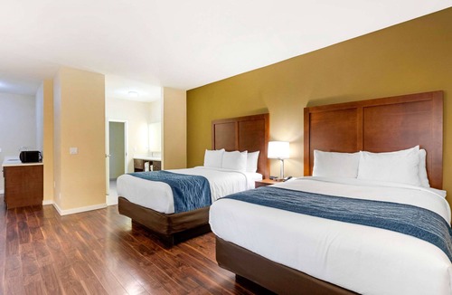 Guasti Hotel | Comfort Inn & Suites near Ontario Airport