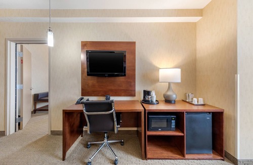 La Puente Hotel | Comfort Suites Near City of Industry - Los Angeles