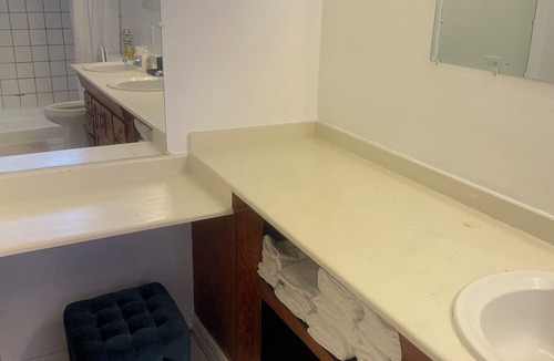 California City House | Comfortable 4-bedroom Stay in Easy Going Cal-City!