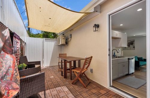 Redondo Beach Cottage | Comfortable cottage 1 mile from the beach