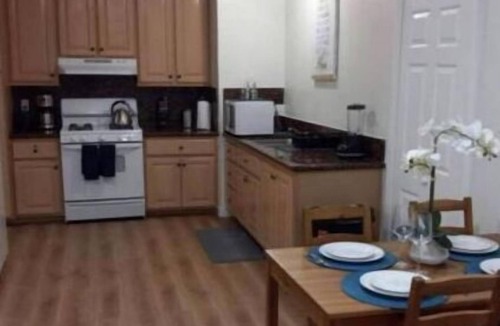 Rialto House | Comfortable getaway 3 bedroom with free Wi-Fi.