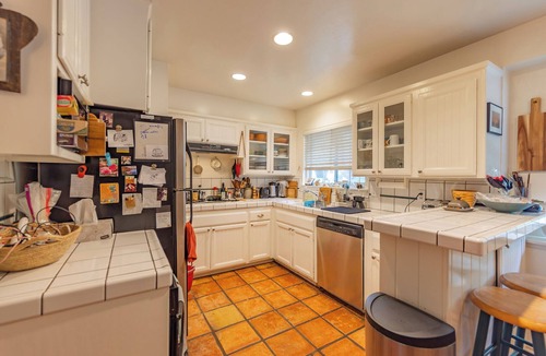 Ojai House | Comfortable, pet-friendly 2-bedroom plus office home in gorgeous Ojai. 30+days.